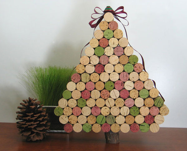 Albero di Natale con i tappi di sughero delle bottiglie di vino